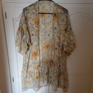 Promesa Floral Sheer Kimono